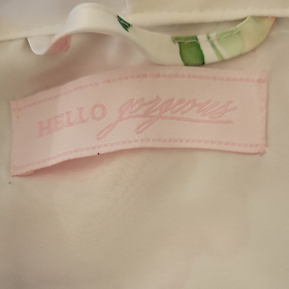 Hello Gorgeous White With Pink Floral Wrap Style Kimono, Robe W Belt, OS - Picture 2 of 10